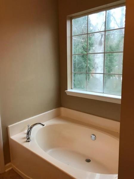 Building Photo - 2989 Garland Dr SW