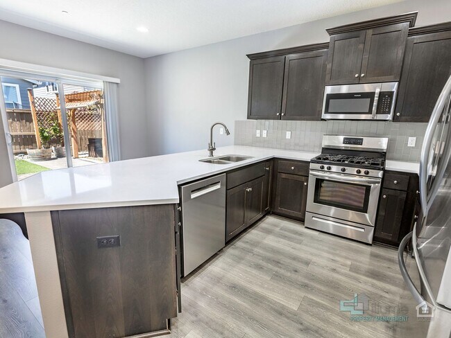 Building Photo - Spacious 4 Bedroom Home with Solar Power Near Cooper Mountain Nature Park