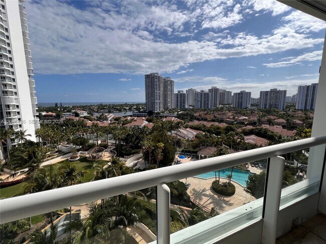 Building Photo - 21055 Yacht Club Dr