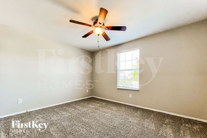 Building Photo - 128 Abelia Dr