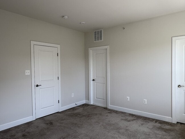 Building Photo - 116 Albany Pl