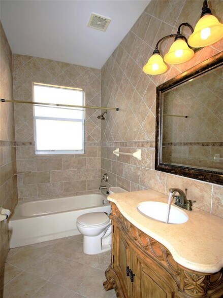 Building Photo - 2178 NW 141st Ave