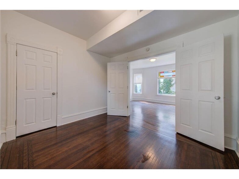 Bedroom #2 (unfurnished) - 2714 Polk St NE