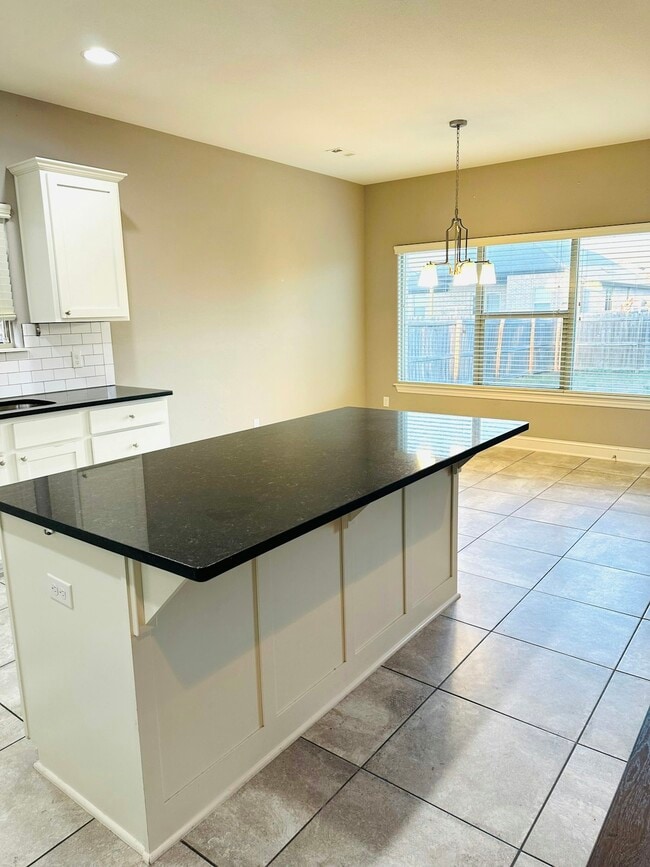 Building Photo - 4403 SW Eggersway Pl