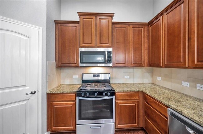 Building Photo - 1909 Goldilocks Ln