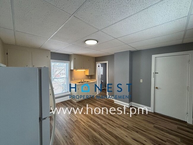 Building Photo - 47 James St