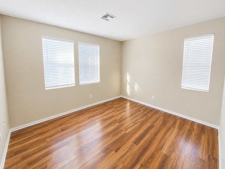 Building Photo - 2728 Black Walnut Ct