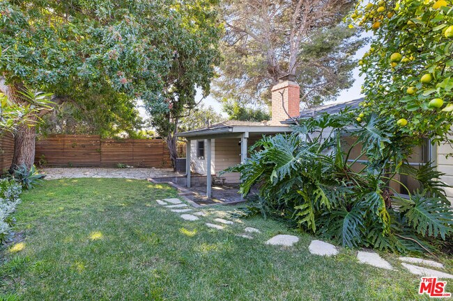 Building Photo - 3815 Franklin Ave