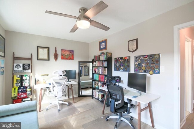 Building Photo - 332 S Alfred St