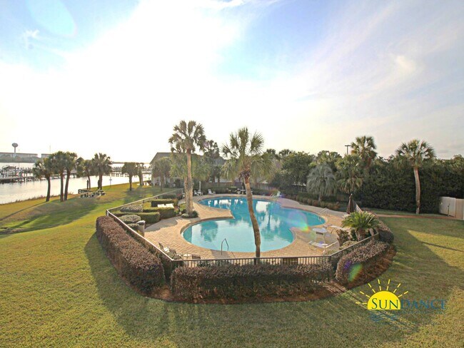 Building Photo - Fully Furnished Condo Unit in Fort Walton Beach!
