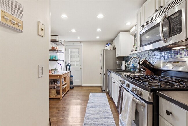 Building Photo - 245 W Fifth St