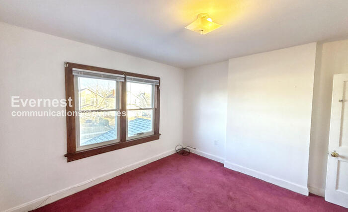 Building Photo - 661 S Burgess Ave