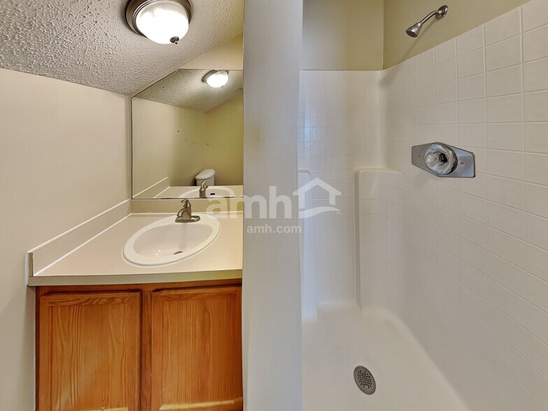 Building Photo - 2785 Eagle Haven Dr