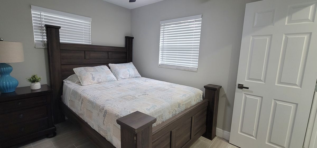 Building Photo - 694 Douglas Ave