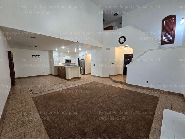 Building Photo - 3 bedroom/ 2.5 bathroom 2 story home.