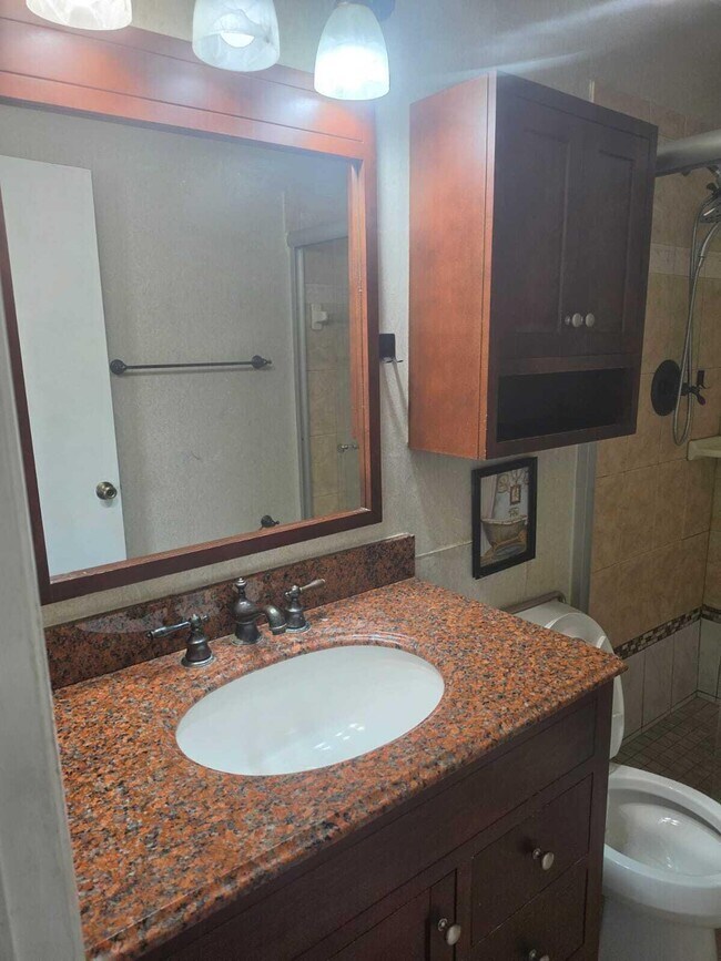Building Photo - 5204 Bayside Dr