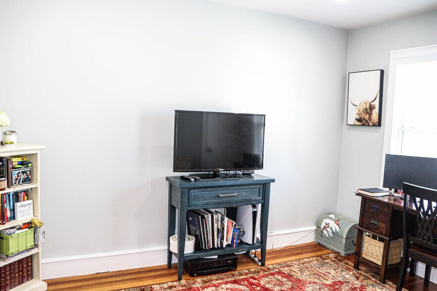 Building Photo - 36 Lancaster St