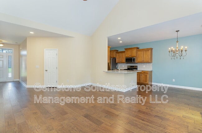 Building Photo - 1046 Aenon Cir