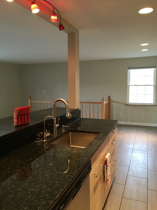 Building Photo - Lovely 2 bed 1 Bath Townhome in park-like setting in Boulder. - Available July 6th!