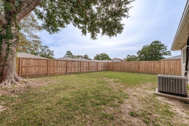 Building Photo - 8714 Valley Flag Dr