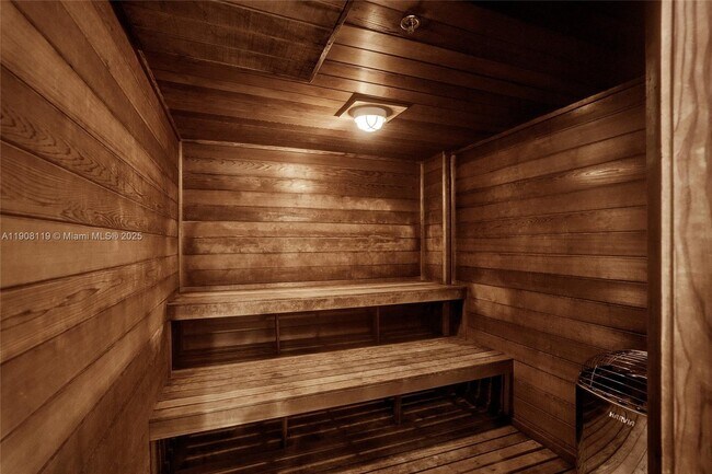 Building Photo - 9559 Collins Ave