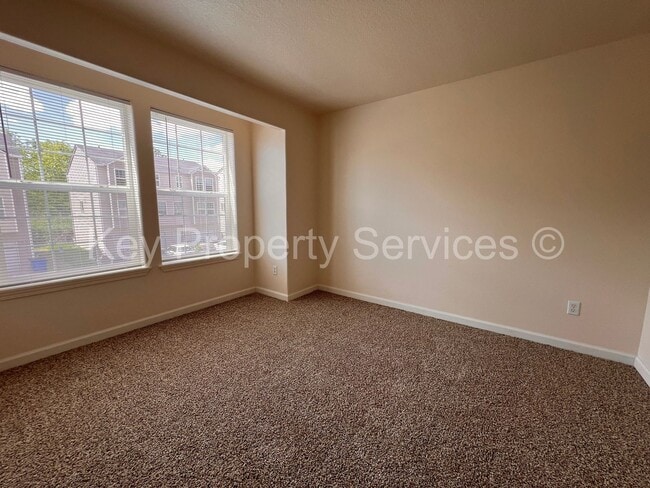 Building Photo - Orchards Townhome with Extra Deep Garage