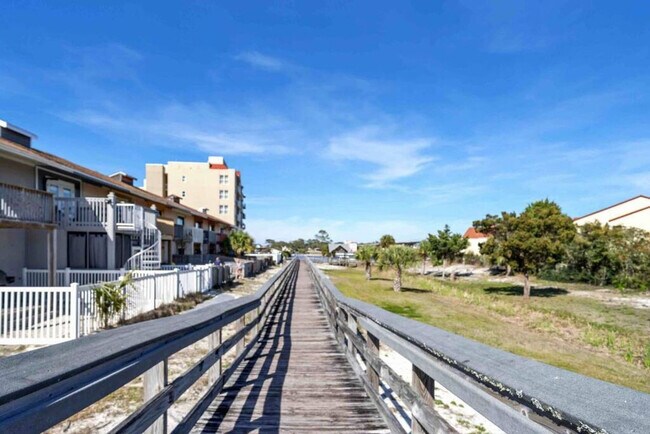 Building Photo - 317 Bream Ave