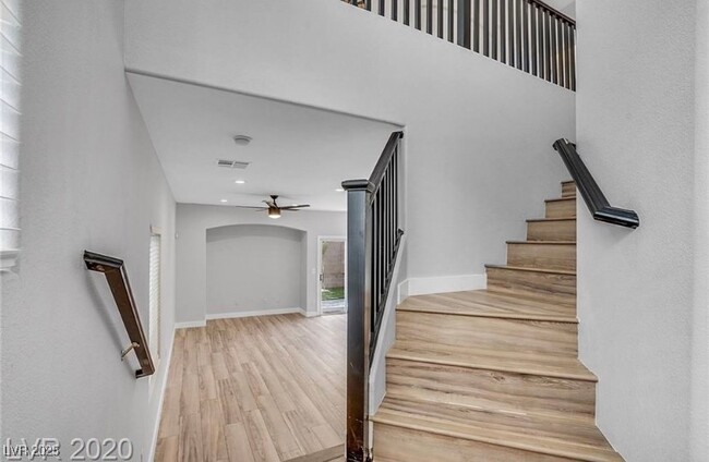 Building Photo - 254 Little Minah Ct