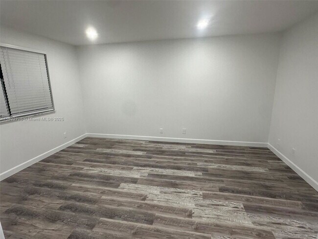 Building Photo - 11441 NW 45th St