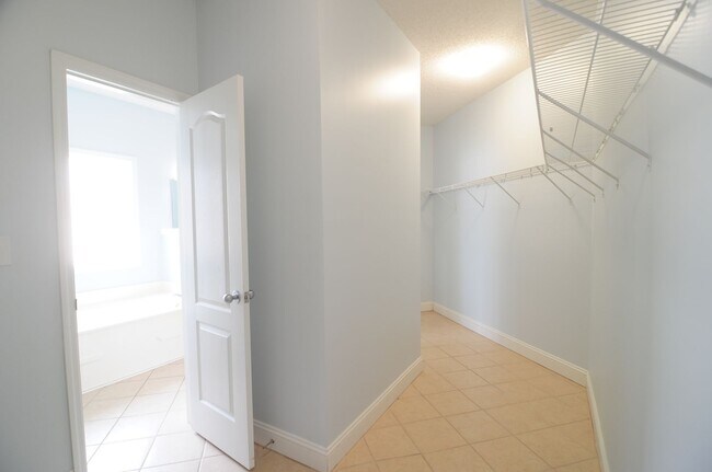 Building Photo - 5016 Liberty Park Cir SE