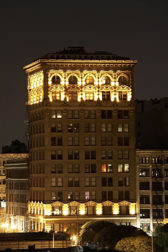 Building Photo - Close to everything, far from the ordinary! Live near it all!