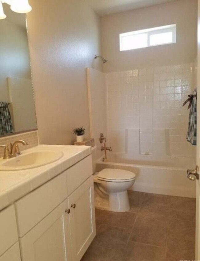 Building Photo - Beautiful 4 Bedroom 3 Bath home on a cul-de-sac In Arroyo Grande