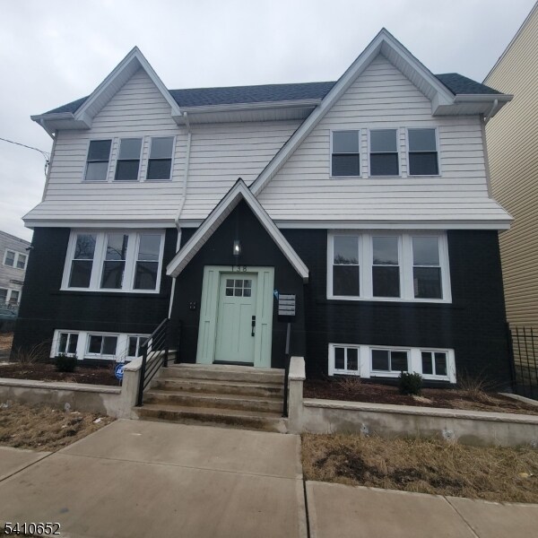 Building Photo - 138 21st St