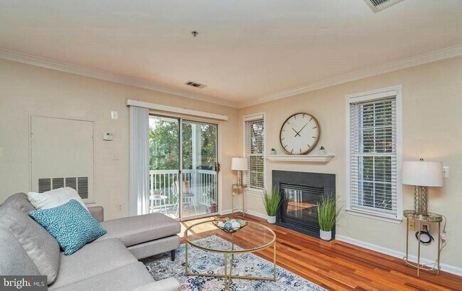 Building Photo - 12827 Fair Briar Ln