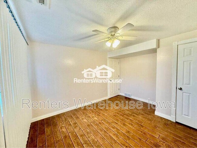 Building Photo - 275 Christopher Ave