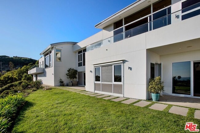 Building Photo - 27454 Winding Way