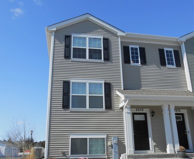 Building Photo - 2270 Aurora Dr