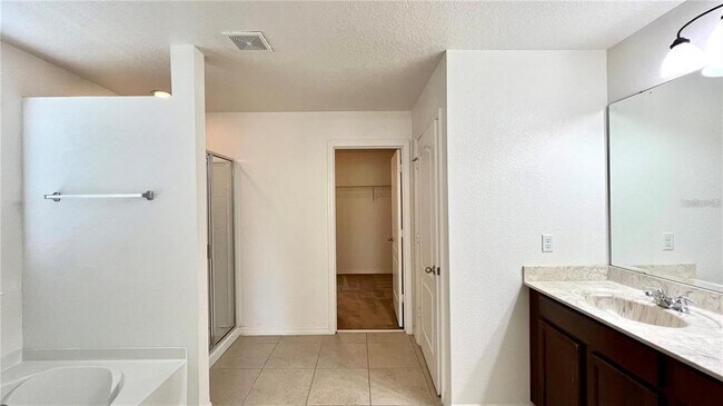 Building Photo - 3721 Maidencain St