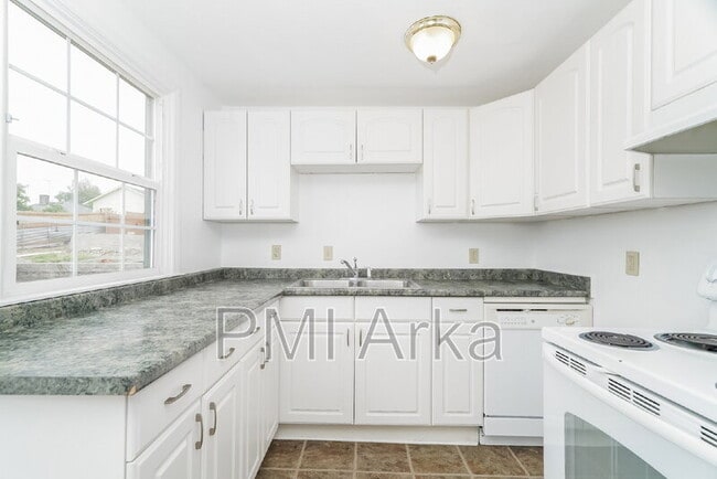 Building Photo - 7306 S 115th St