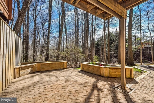 Building Photo - 9929 Hemlock Woods Ln