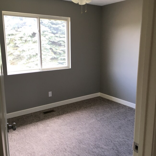 Building Photo - 7644 Deer Track Run