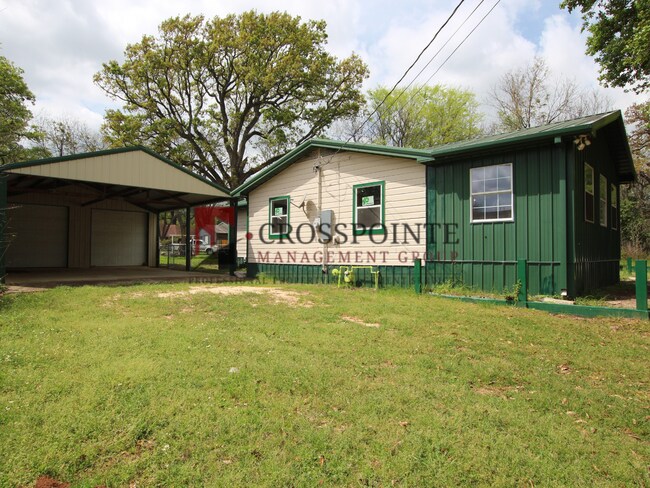 Building Photo - Coming Soon! 3 Bedroom 2 Bath in Bullard! Large Shop!