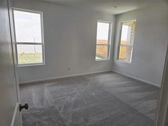 Building Photo - 6758 Sunset Velvet Dr