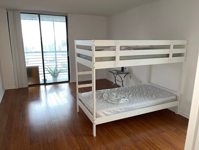 Building Photo - 20840 San Simeon Way