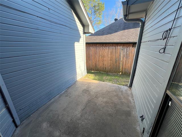 Building Photo - 1509 N Grant Dr