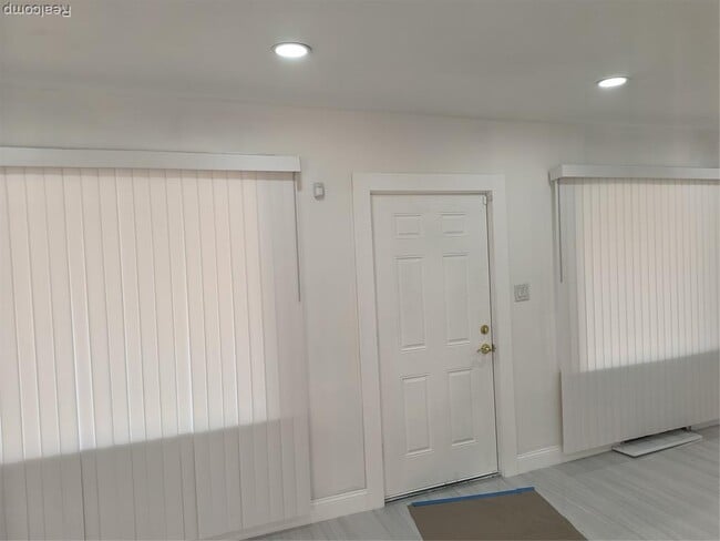 Building Photo - 18080 Westphalia St