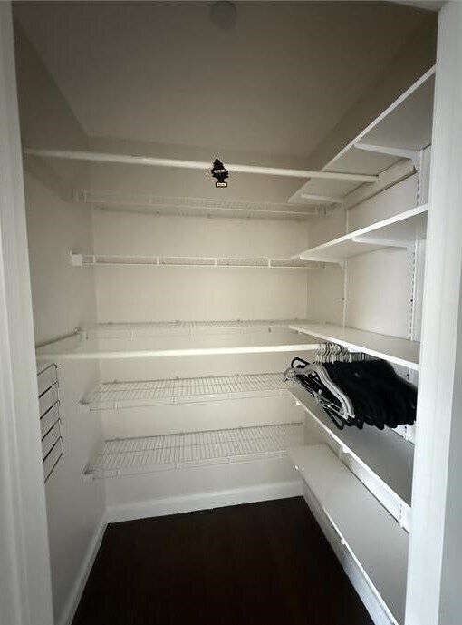 Building Photo - 2 Woodside Dr