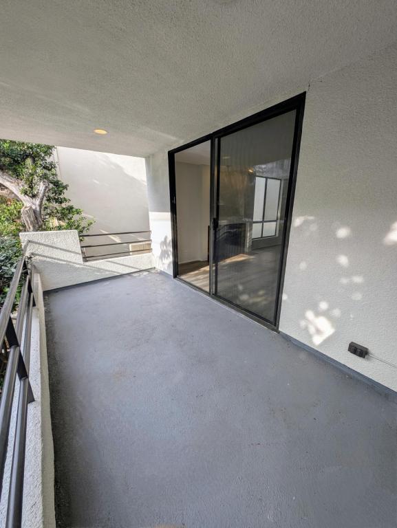 Building Photo - 1312 S Saltair Ave