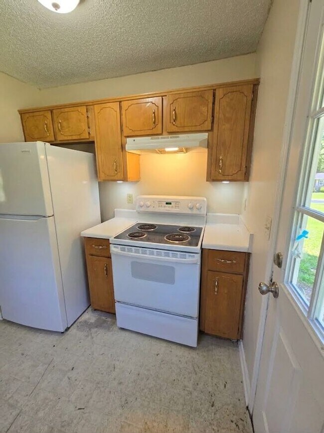 Building Photo - 1488 Flo Zechman Dr