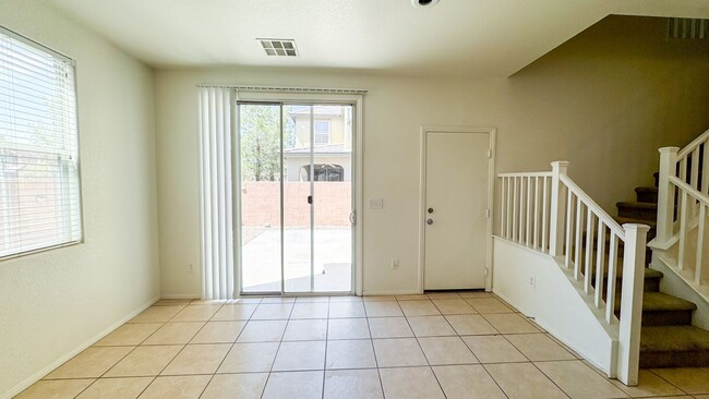 Building Photo - Spacious 3-Bed + Loft & Den | Granite Coun...